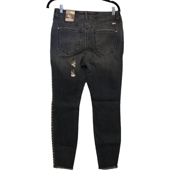 NWT INC Jeans Women's Size 6 Blue Studded Curvy Fit Skinny Leg Starstruck Wash - Picture 2 of 12